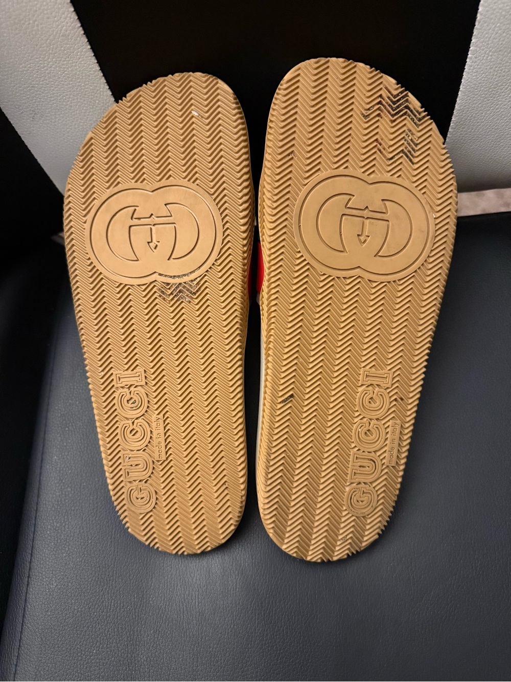 Gucci GG Interlocking Slides - Picture 5 of 6